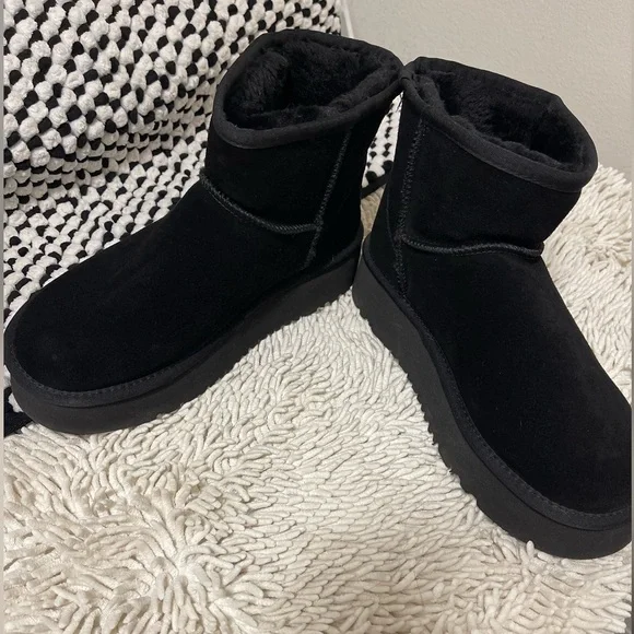UGG Classic Black Boots - Picture 4 of 7